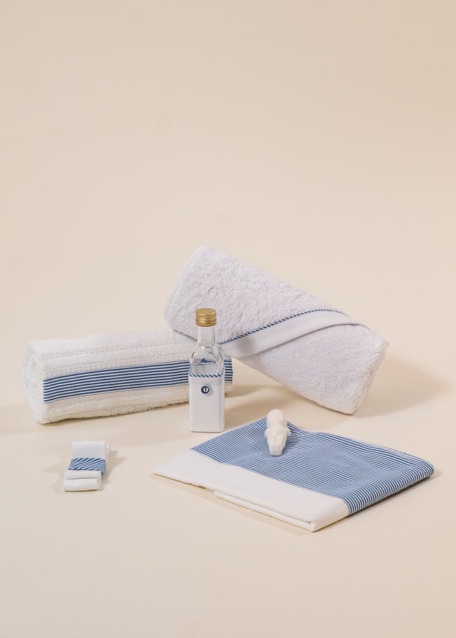 Set Botez Armand 3 Piese  Lumanare Trusou Cufar  Personalizat Botez AnneBebe