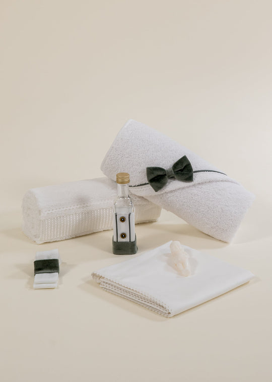 Trusou Dominic Alb Funde Catifea Vernil AnneBebe