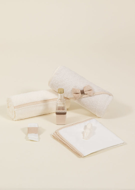 Trusou Leontin Crem Cu Dantela Coltisori Capucino Si Funde Catifea Bej AnneBebe