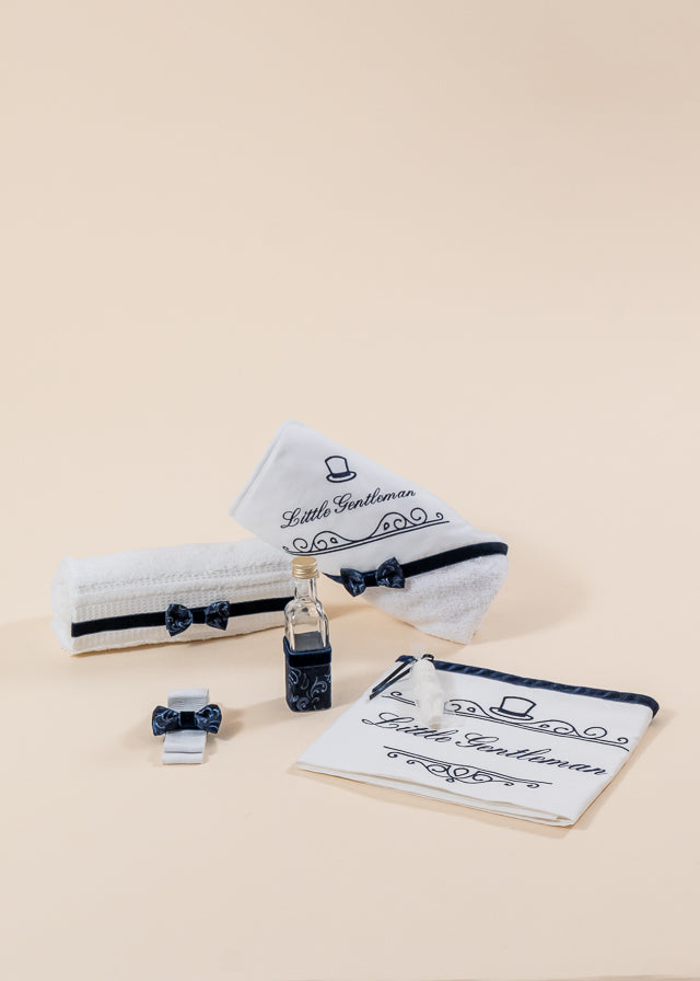 Set Botez Lucian 3 Piese, Lumanare, Trusou si Cufar Personalizat Botez AnneBebe