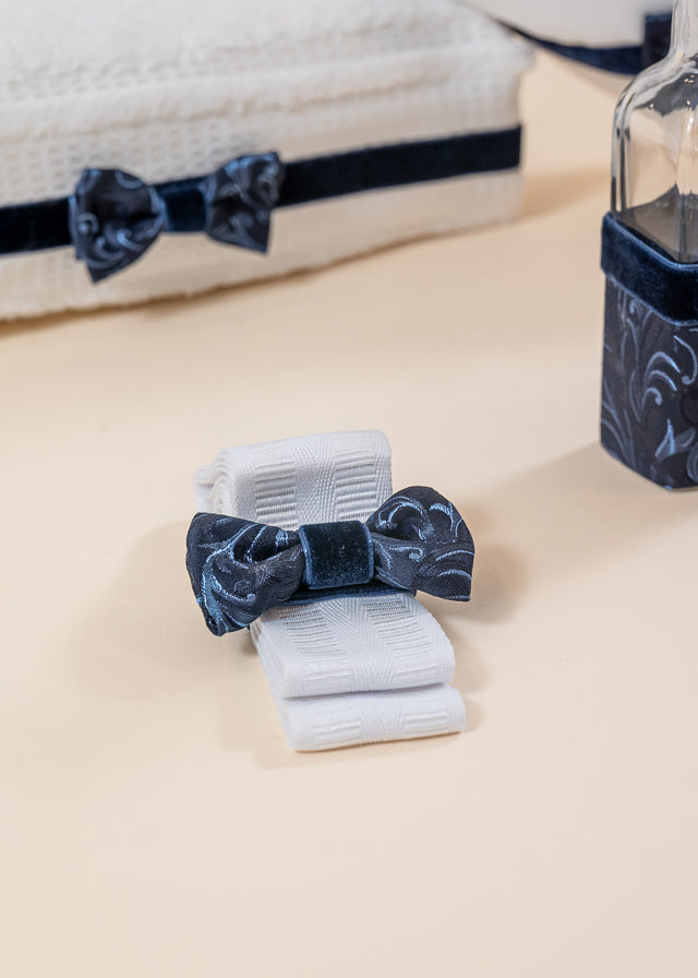 Set Botez Lucian 3 Piese, Lumanare, Trusou si Cufar Personalizat Botez AnneBebe