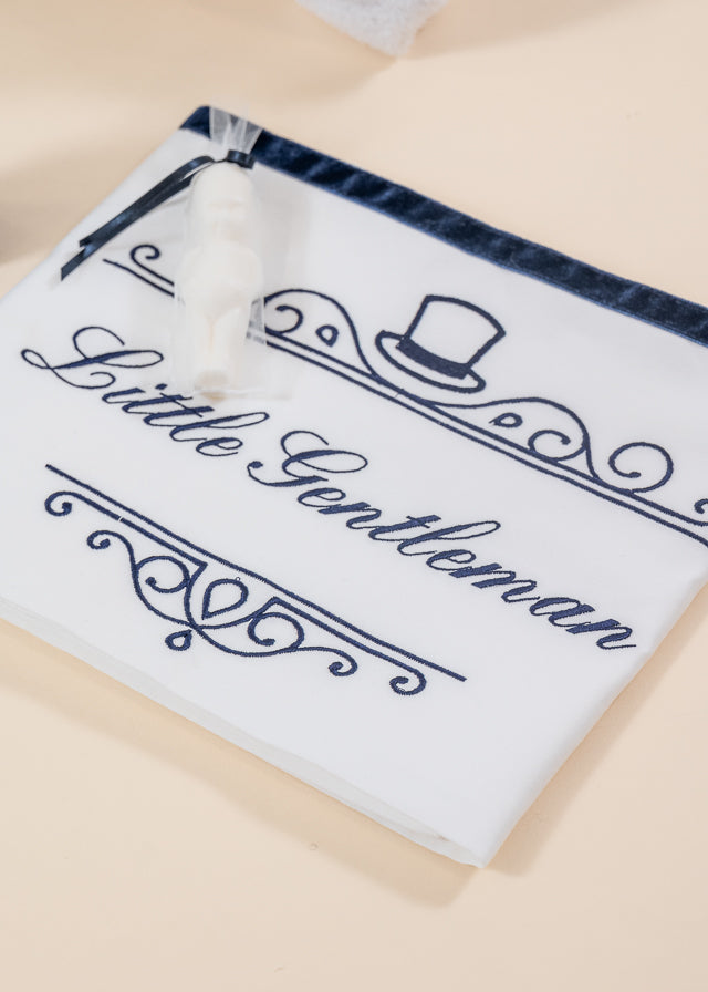 Set Botez Lucian 3 Piese, Lumanare, Trusou si Cufar Personalizat Botez AnneBebe