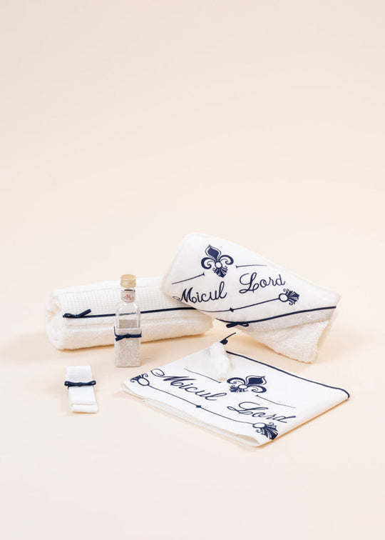 Trusou Baieti Micul Lord Crem Cu Bleumarin AnneBebe