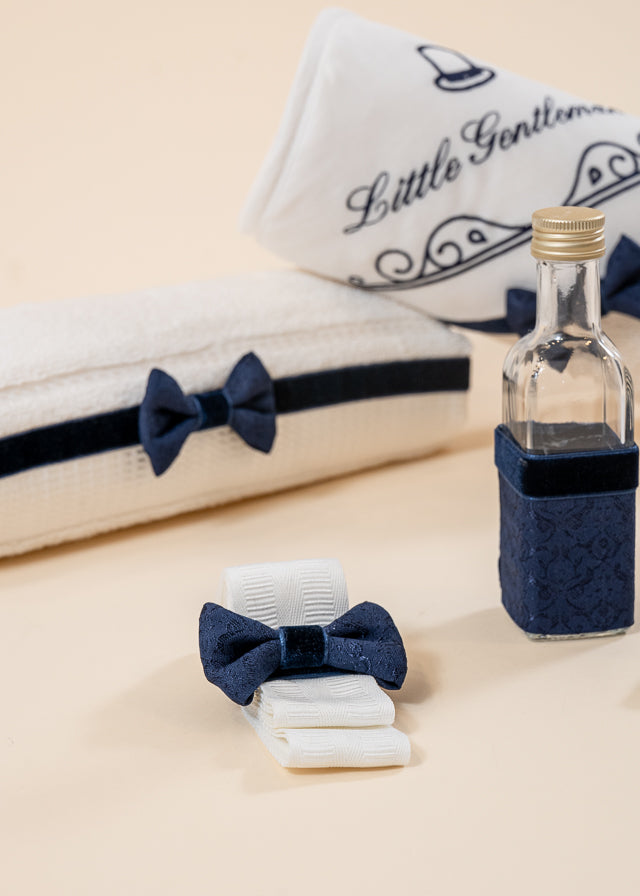 Set Botez Francisc 3 Piese, Lumanare, Trusou si Cufar Personalizat Botez AnneBebe