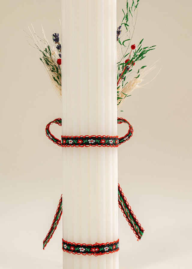 Lumanare Traditionala Crem Spice Si Banda Neagra Flori Rosii AnneBebe