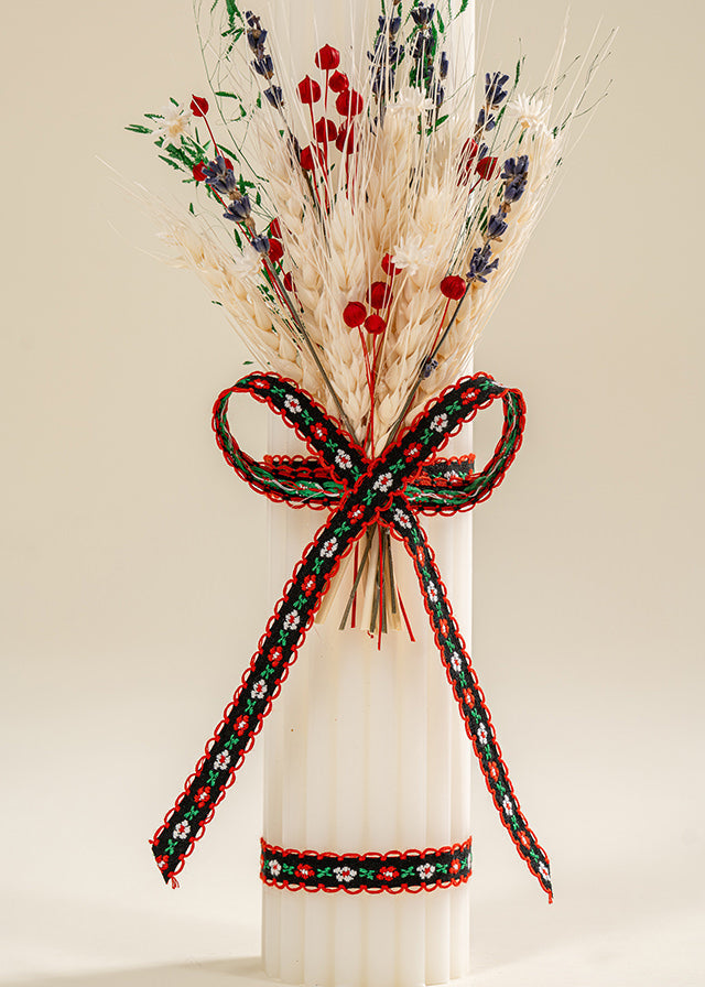 Lumanare Traditionala Crem Spice Si Banda Neagra Flori Rosii AnneBebe