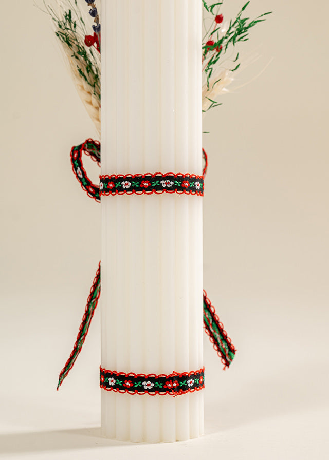 Lumanare Traditionala Crem Spice Si Banda Neagra Flori Rosii AnneBebe