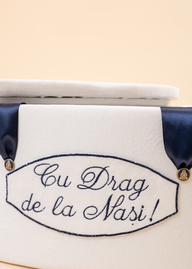 Personalizare Cufar Botez Elipsa Brodata Lateral / Capac