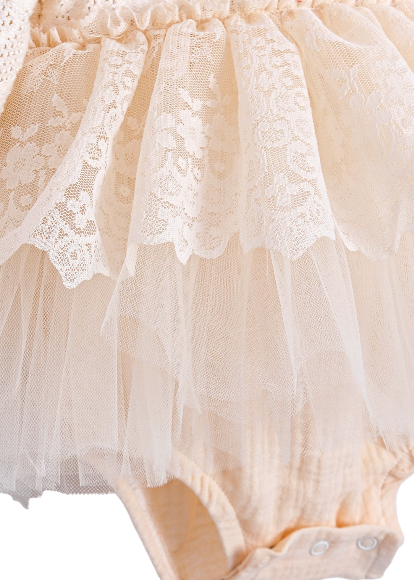 Rochie Crem cu Maneca Lunga Bust Dantela si Fusta Tulle cu Picouri cu Geanta MJ169 Mary & Joe