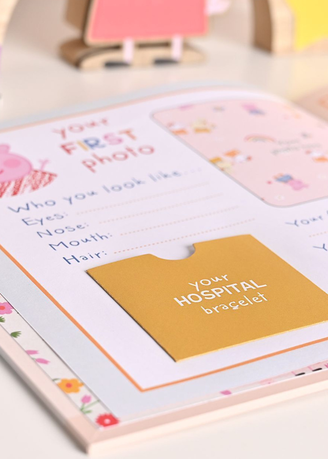 Cartea Bebelusului Peppa Pig My First Year HS105 Hasbro Bambino by Juliana