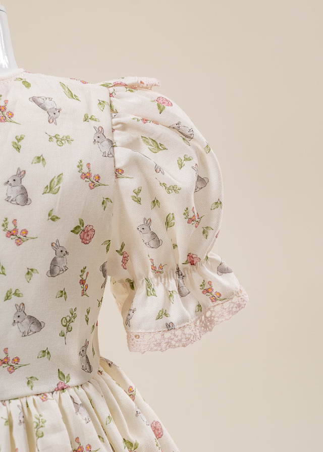 Rochita Imprimeu Iepurasi Si Dantela Roz Prafuit AnneBebe