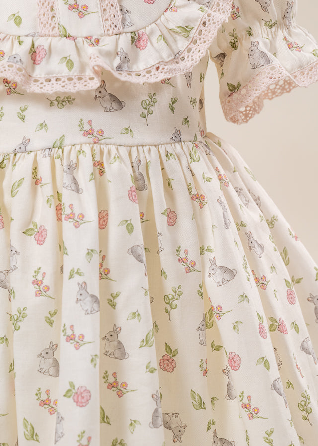 Rochita Imprimeu Iepurasi Si Dantela Roz Prafuit AnneBebe