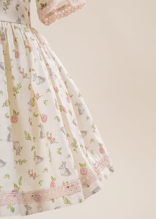 Rochita Imprimeu Iepurasi Si Dantela Roz Prafuit AnneBebe