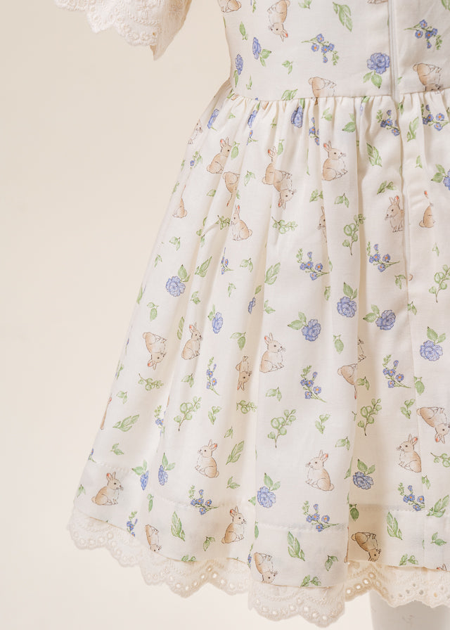 Rochita Imprimeu Iepurasi Si Dantela Crem AnneBebe