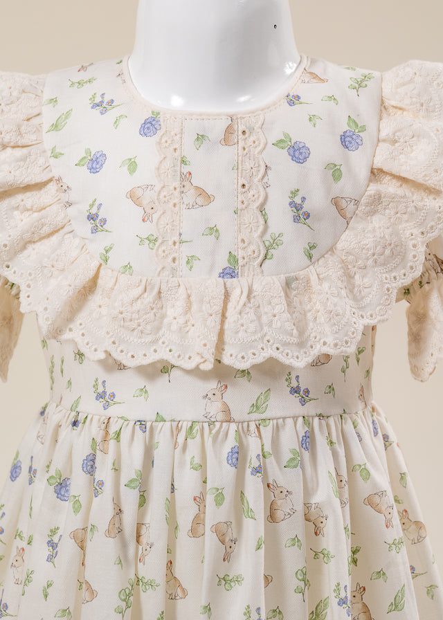Rochita Imprimeu Iepurasi Si Dantela Crem AnneBebe