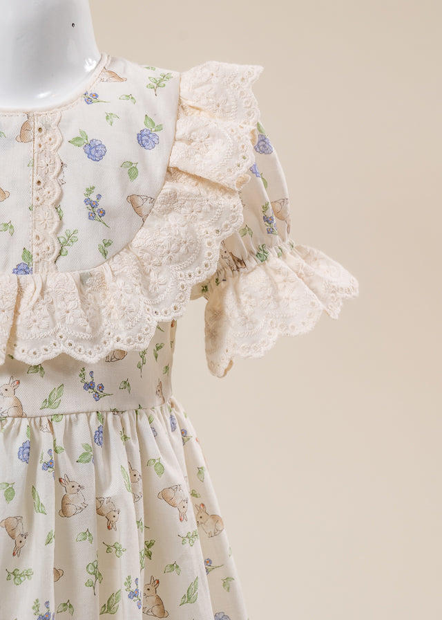 Rochita Imprimeu Iepurasi Si Dantela Crem AnneBebe
