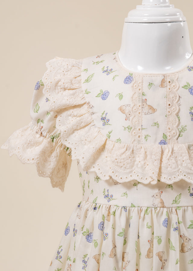 Rochita Imprimeu Iepurasi Si Dantela Crem AnneBebe