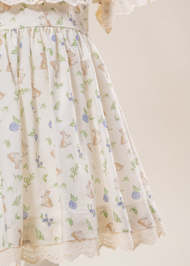 Rochita Imprimeu Iepurasi Si Dantela Crem AnneBebe