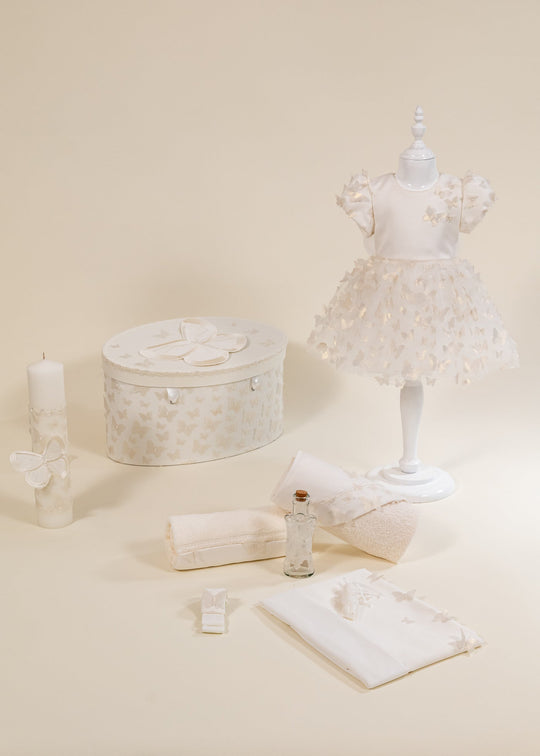 Set Botez Bela 4 Piese, Rochita, Trusou, Lumanare si Cufar Personalizat Botez AnneBebe