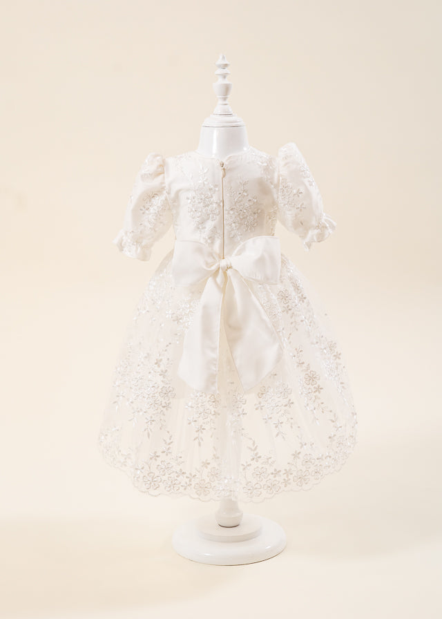 Set Botez Florina 4 Piese Rochie Trusou Lumanare si Cufar Personalizat Botez AnneBebe