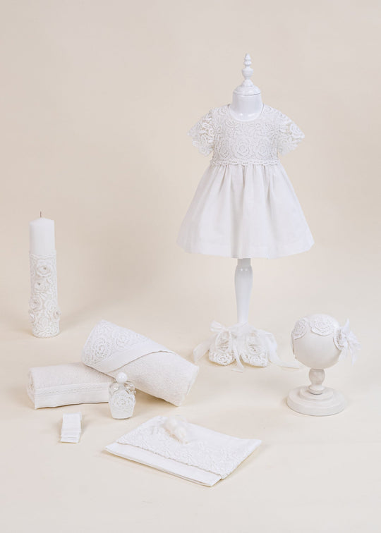 Set de Botez July 3 Piese cu Rochita, Trusou si Lumanare Personalizat pentru Fete – July | AnneBebe