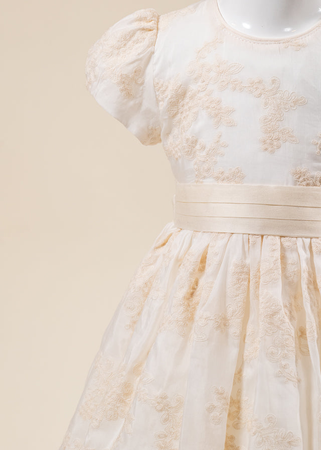 Rochita Doinita Crem Cu Dantela Capucino Brodata AnneBebe