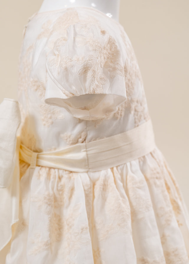 Rochita Doinita Crem Cu Dantela Capucino Brodata AnneBebe