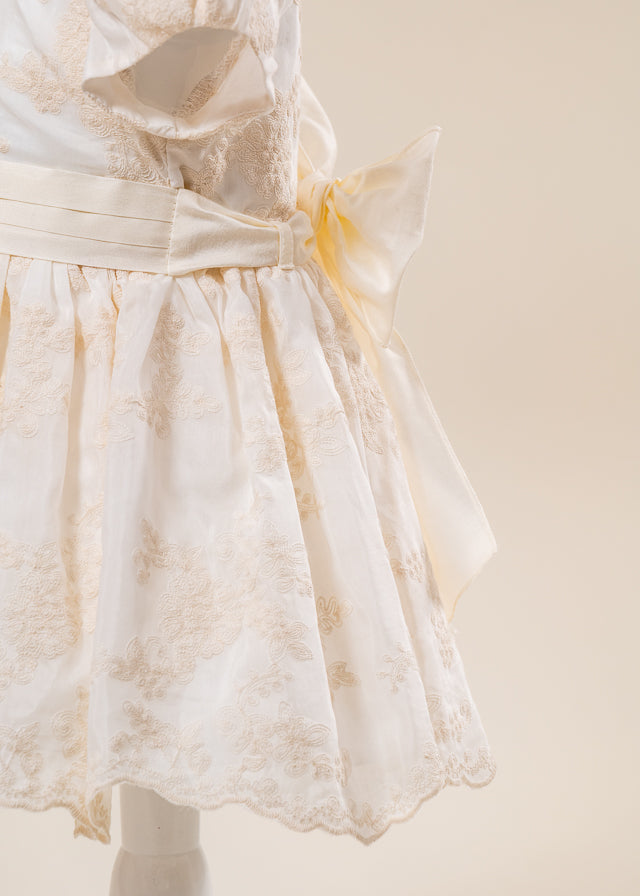 Rochita Doinita Crem Cu Dantela Capucino Brodata AnneBebe