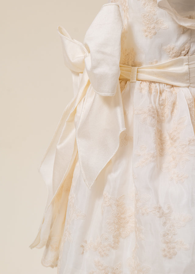 Rochita Doinita Crem Cu Dantela Capucino Brodata AnneBebe