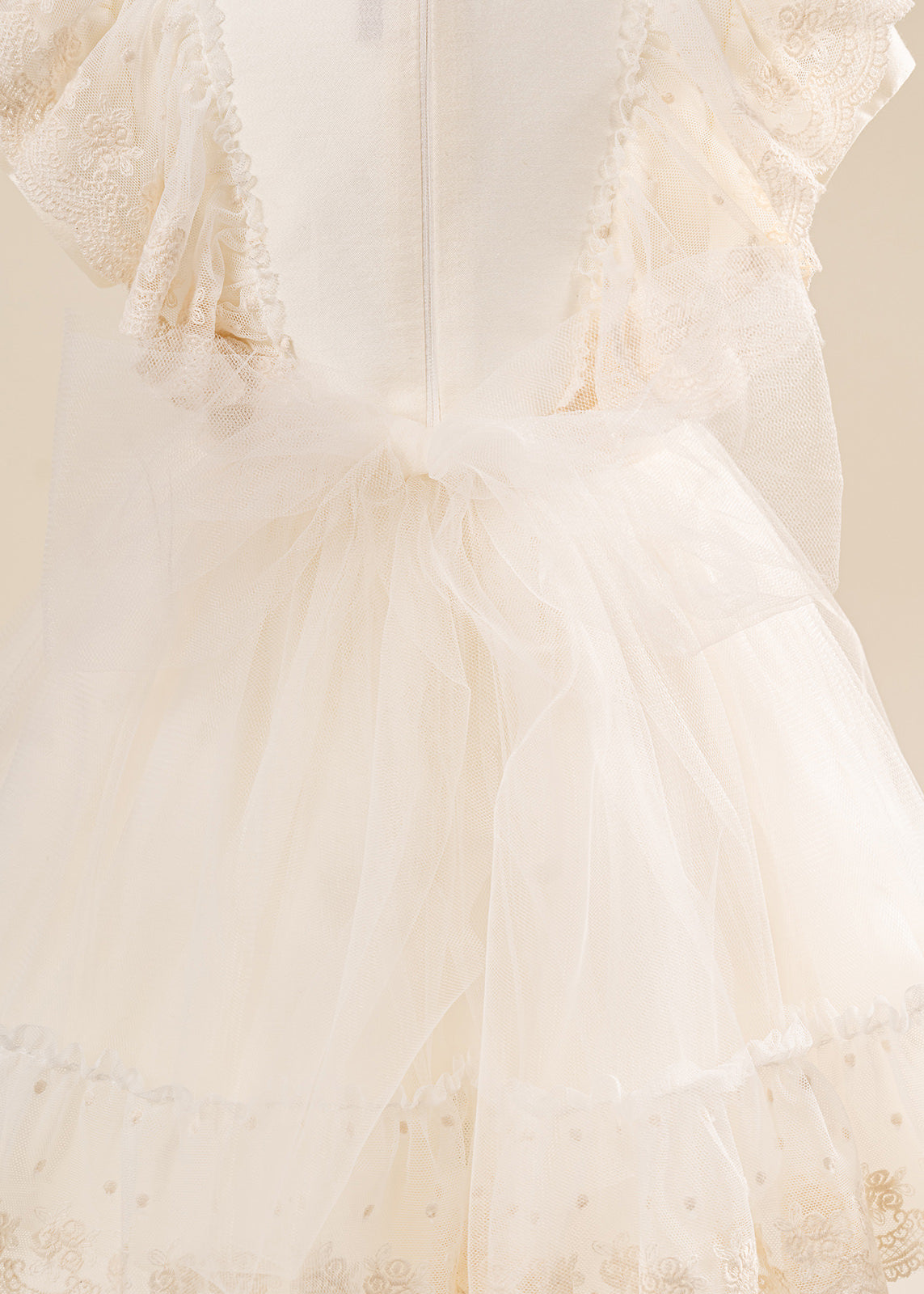 Set Botez Mira 4 Piese, Rochie, Trusou, Lumanare si Cufar Personalizat Botez AnneBebe