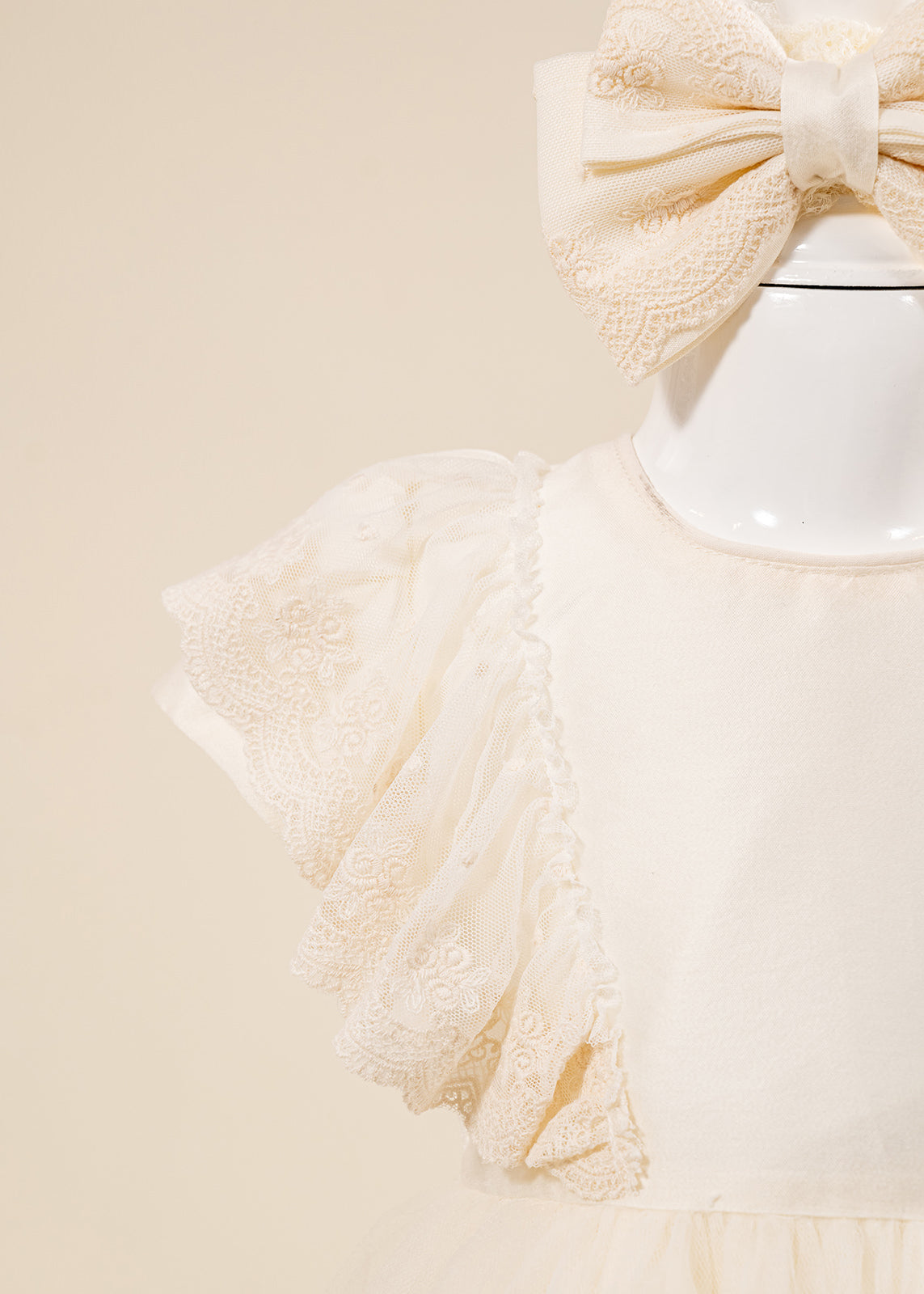 Set Botez Mira 3 Piese  Rochie Trusou si Lumanare Personalizat Botez AnneBebe