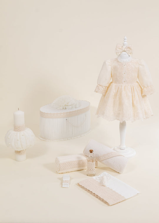 Set Botez Eda 4 Piese Rochita Trusou Lumanare si Cufar Personalizat Botez AnneBebe