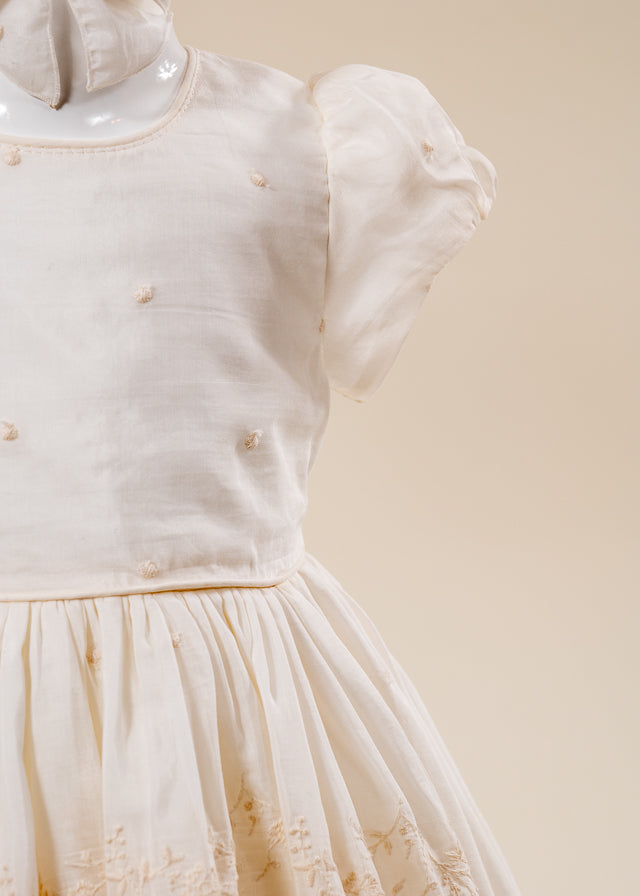 Set Botez Dorina 4 Piese Rochie Trusou Lumanare si Cufar Personalizat Botez AnneBebe