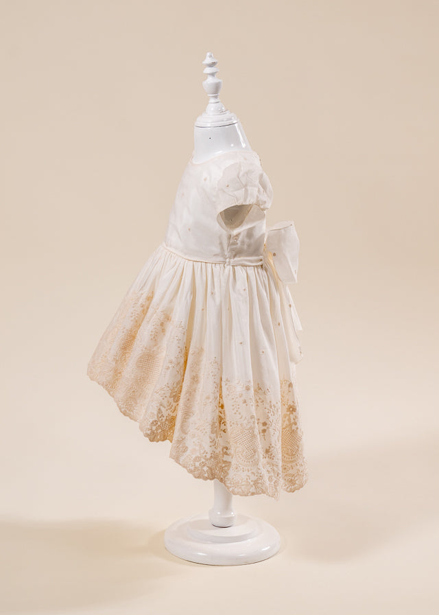 Set Botez Dorina 4 Piese Rochie Trusou Lumanare si Cufar Personalizat Botez AnneBebe