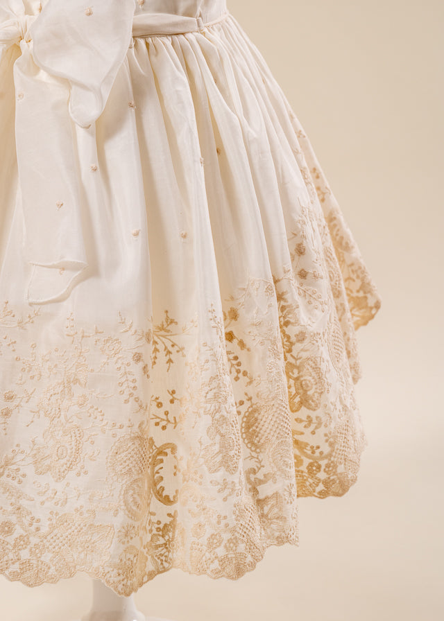 Set Botez Dorina 4 Piese Rochie Trusou Lumanare si Cufar Personalizat Botez AnneBebe