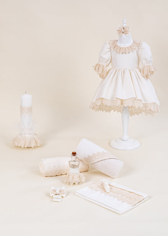Set de Botez Adele 3 Piese cu Rochita, Trusou si Lumanare pentru Fetite – Adele | AnneBebe