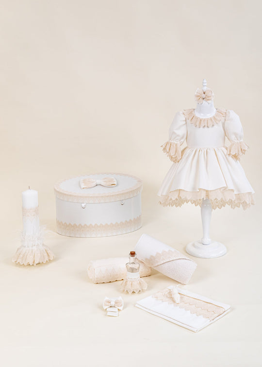 Set de Botez din Satin Capucino cu Dantela, 4 Piese pentru Fetite – Adele | AnneBebe