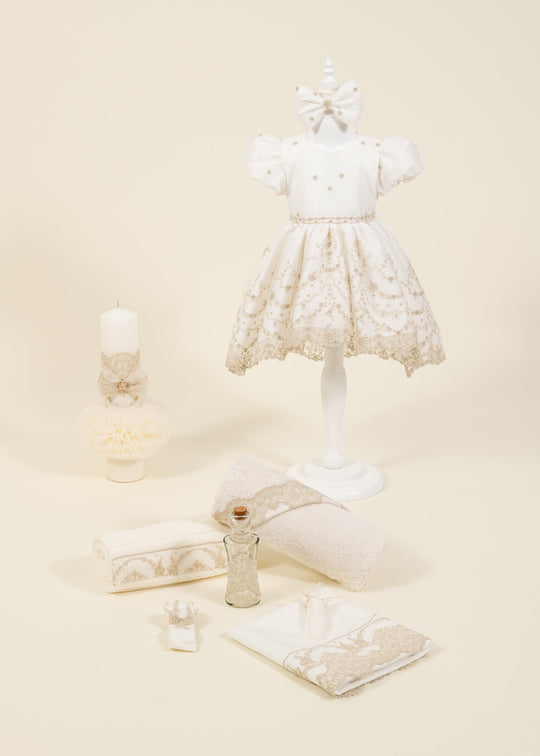 Set Botez Isaura 3 Piese, Rochita, Trusou si Lumanare Personalizat Botez AnneBebe