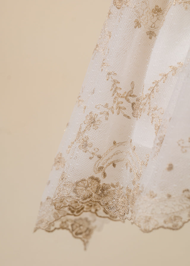 Rochita Eleganta Minodora Dantela Cappucino Cu Trena AnneBebe