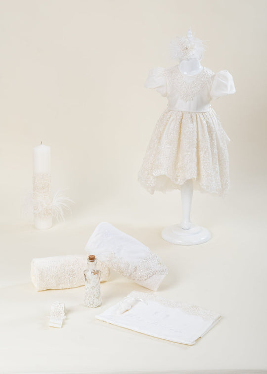Set Botez Kelly 3 Piese, Rochita, Trusou si Lumanare Personalizat Botez AnneBebe