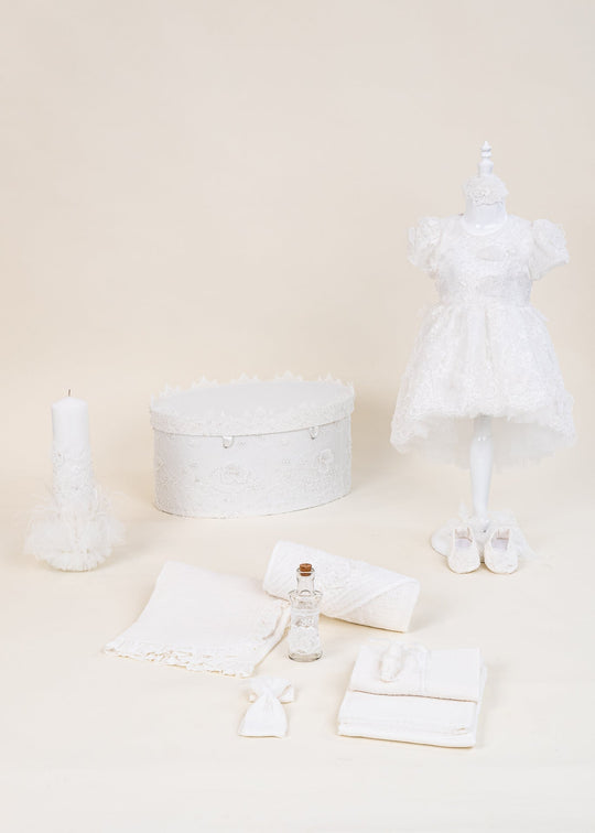 Set de Botez 4 Piese cu Rochita, Trusou, Lumanare si Cufar pentru Fetite – Adina | AnneBebe