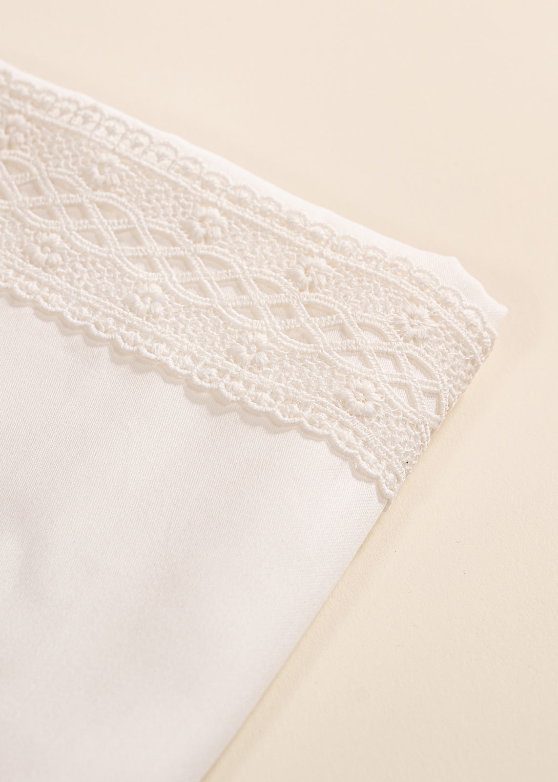 Set Botez Brandusa 3 Piese, Lumanare, Trusou si Cufar Personalizate AnneBebe