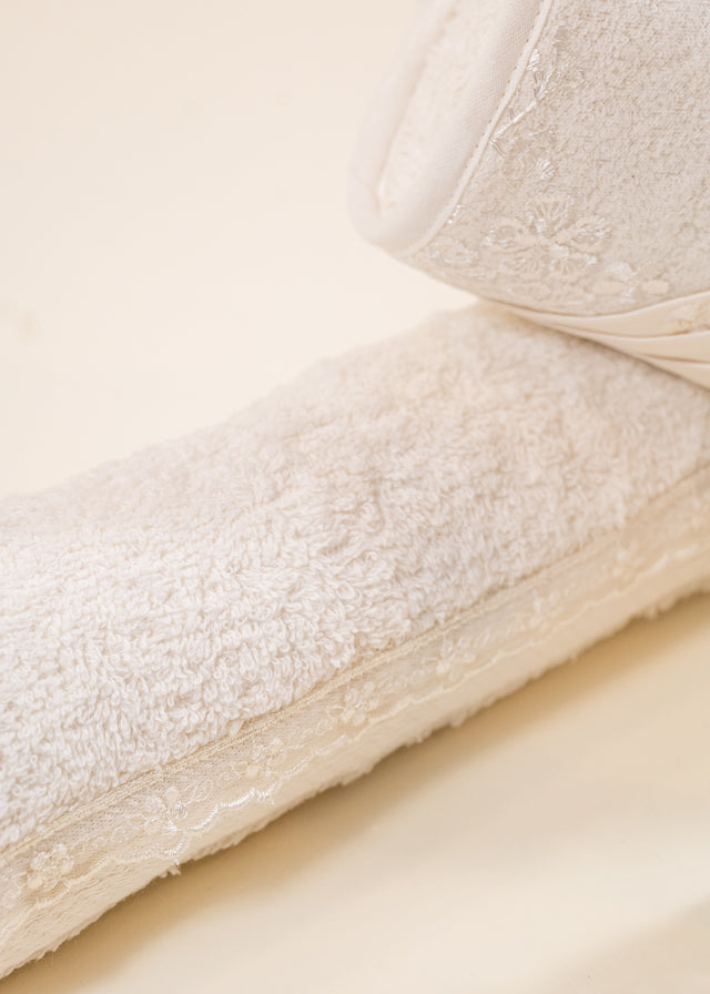 Set Botez Florina 3 Piese Lumanare Trusou si Cufar Personalizate AnneBebe