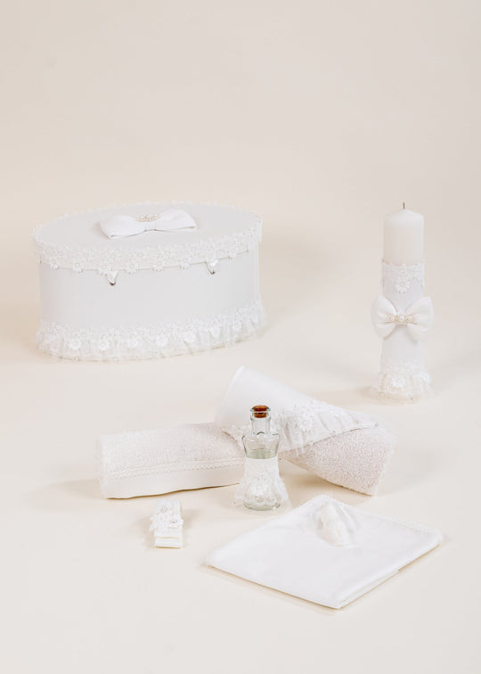 Set Botez Mirela 3 Piese, Lumanare, Trusou si Cufar Personalizat Botez AnneBebe