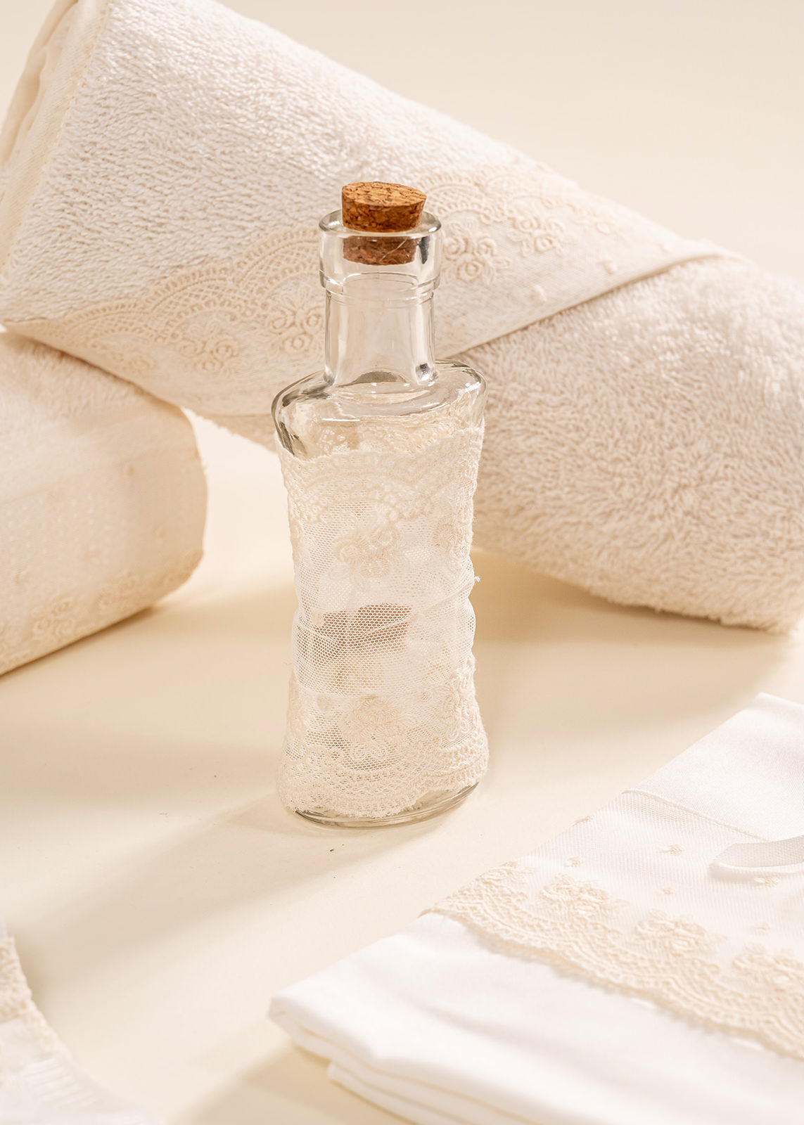 Set Botez Mira 3 Piese  Rochie Trusou si Lumanare Personalizat Botez AnneBebe