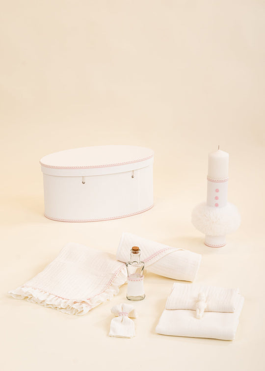 Set Botez Cosmina 3 Piese Lumanare,Trusou,Cufar Personalizat Botez AnneBebe
