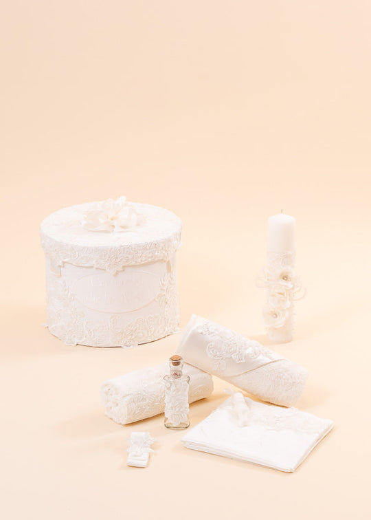 Set Botez Ariana 3 Piese, Lumanare, Trusou si Cufar Personalizat AnneBebe