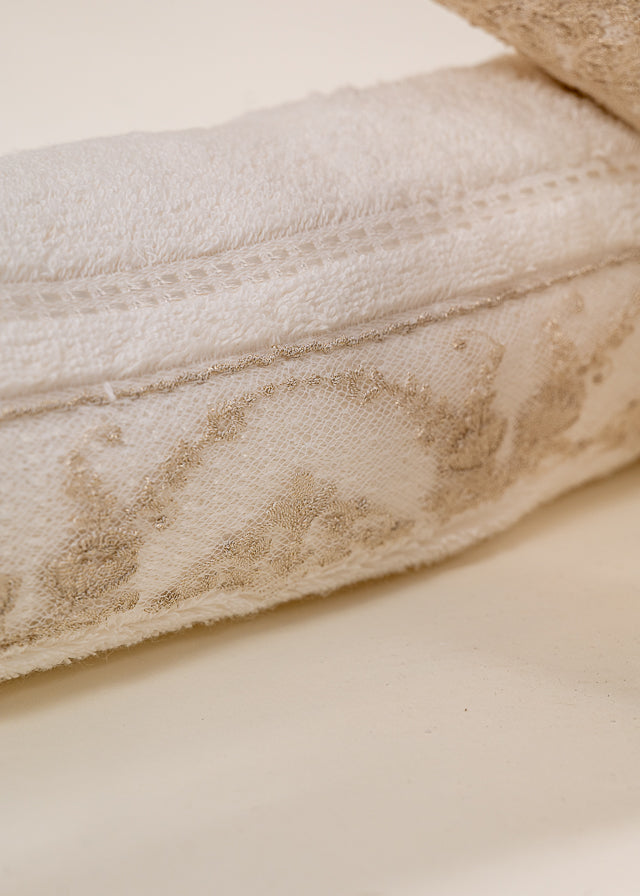 Set Botez Danielle 3 Piese  Rochie Trusou si Lumanare Personalizat Botez AnneBebe