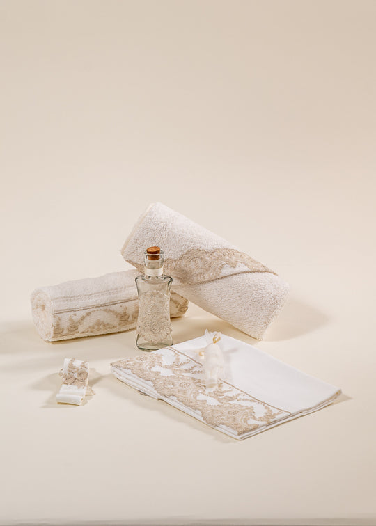 Trusou Crem Cu Dantela Aurie Personalizat Botez AnneBebe