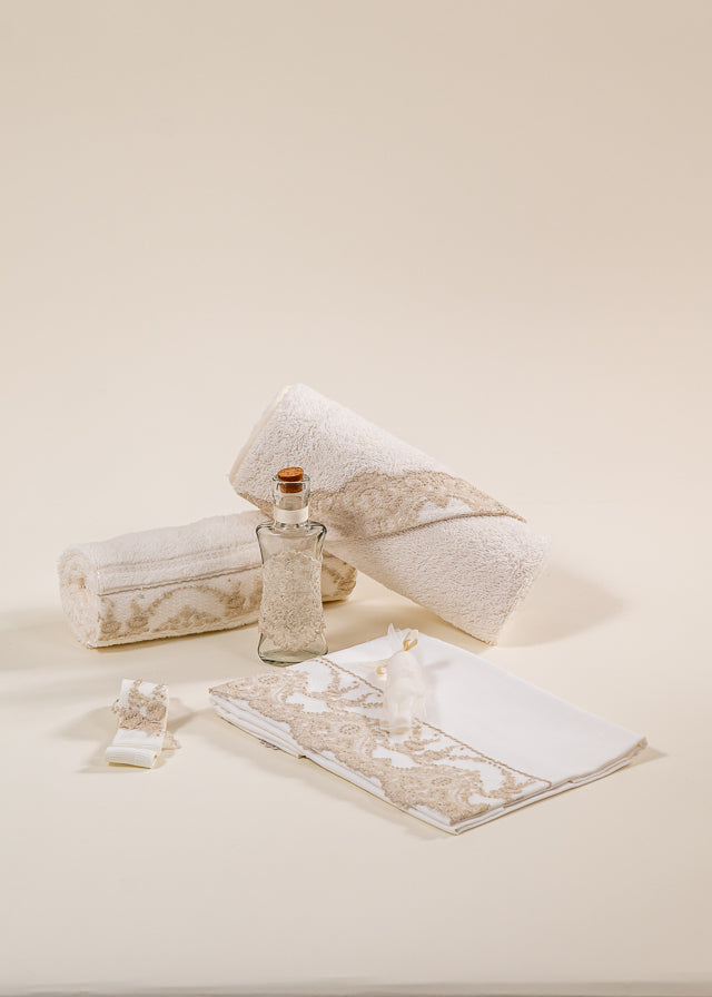 Set Botez Danielle 3 Piese  Rochie Trusou si Lumanare Personalizat Botez AnneBebe